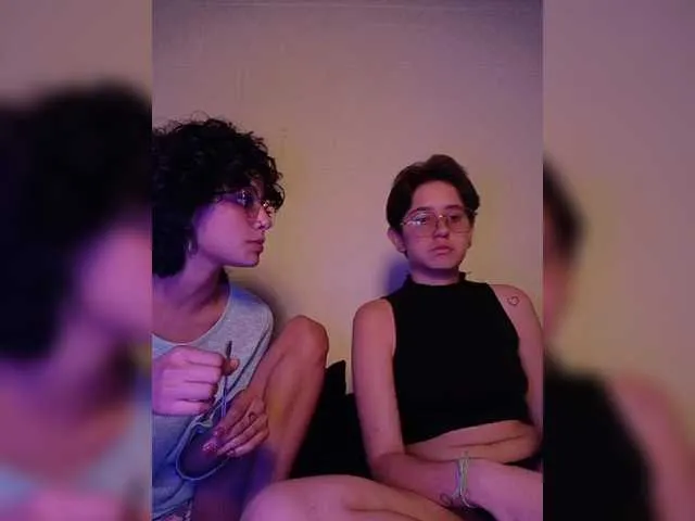 IORio2 – webcam model profile photo Image 5