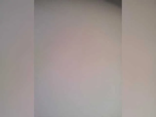 IORio2 – webcam model profile photo Image 9