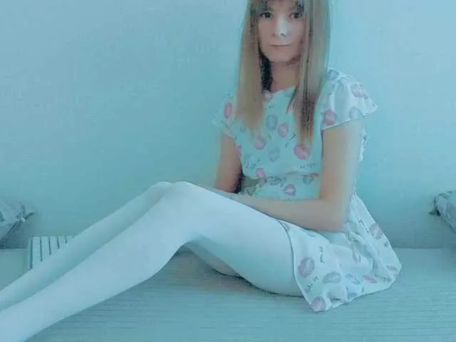 kiraspitqueen – webcam model profile photo Image 5