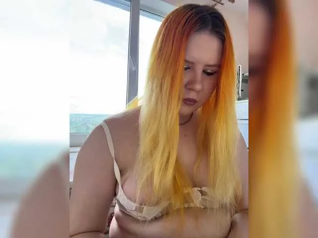 layla_clarke – webcam model profile photo Image 2