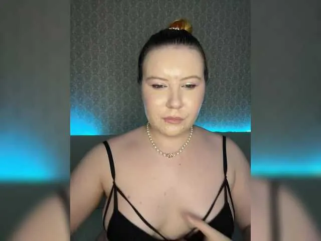 layla_clarke – webcam model profile photo Image 3