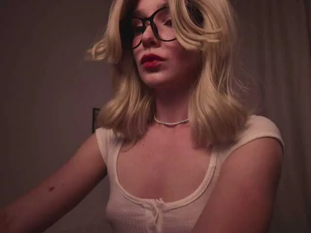 Crazy-lady – webcam model profile photo Image 9