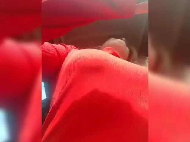 VIKITOMMY – webcam model profile photo Image 4