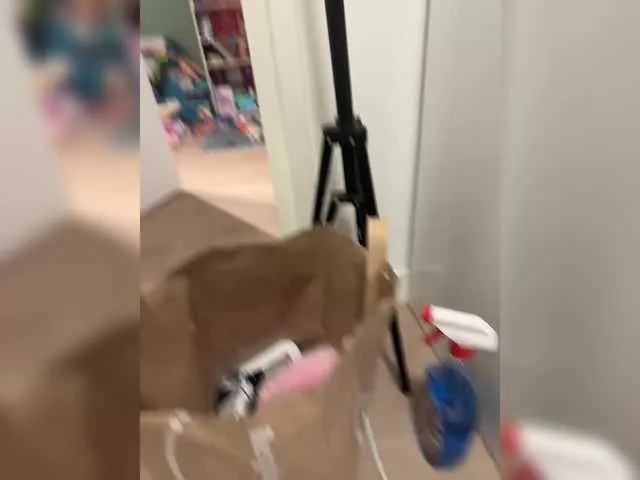 IORio2 – webcam model profile photo Image 8