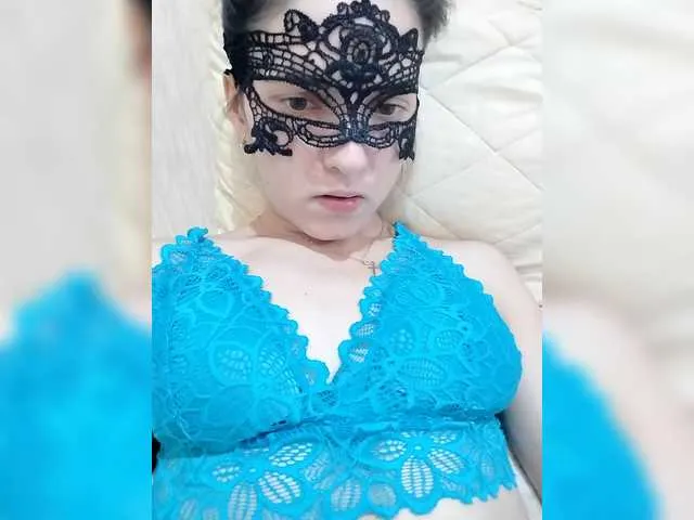 TOP_po – webcam model profile photo Image 8