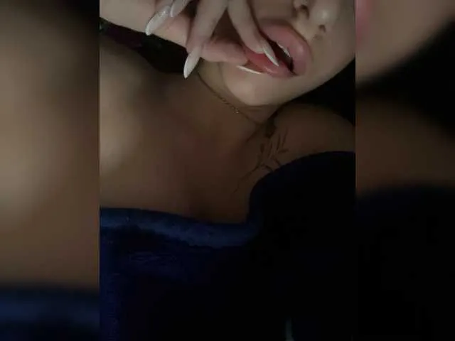 hina_porn – webcam model profile photo Image 13