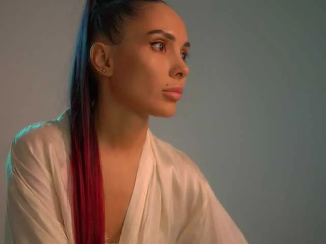 julliemilf – webcam model profile photo Image 16