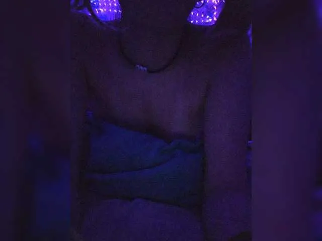 SssMmm69 – webcam model profile photo Image 2