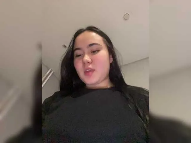 hina_porn – webcam model profile photo Image 2