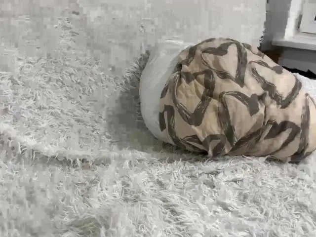 salome_cruxx – webcam model profile photo Image 3
