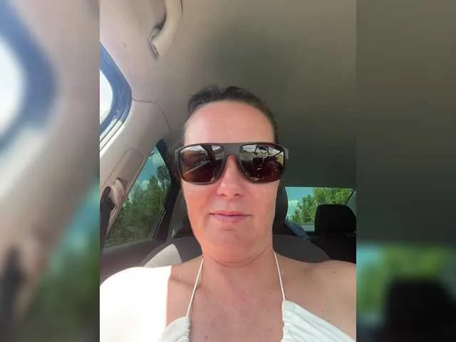 yueyue2003 – webcam model profile photo Image 3