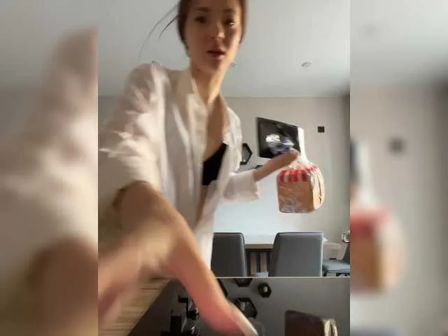 demieliss – webcam model profile photo Image 12