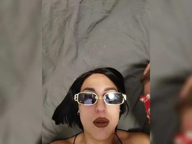 zui_lu – webcam model profile photo Image 10