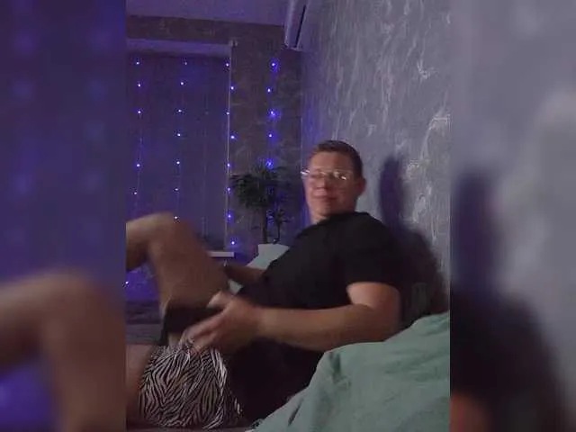 zui_lu – webcam model profile photo Image 14