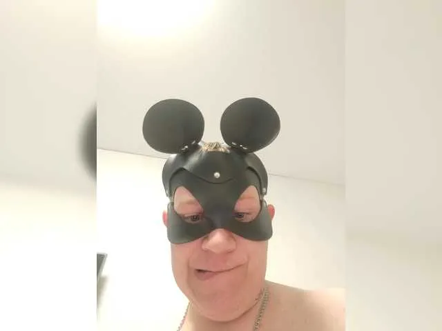 zui_lu – webcam model profile photo Image 2