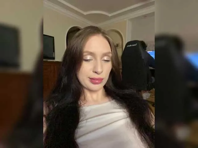 hina_porn – webcam model profile photo Image 3