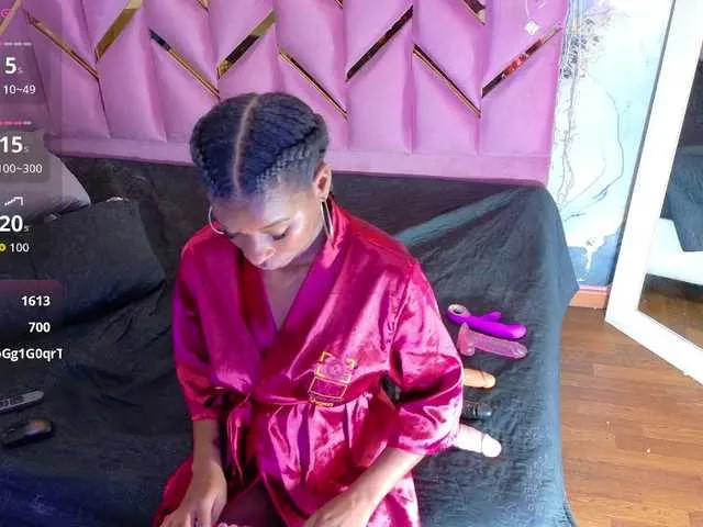 leila_petitee – webcam model profile photo Image 19