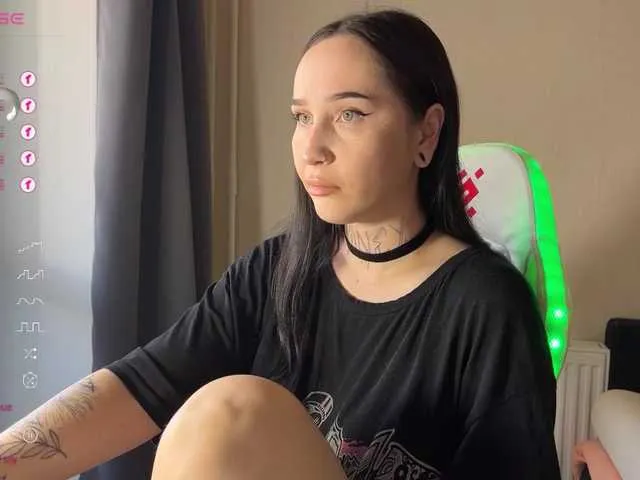 shinyways – webcam model profile photo Image 13