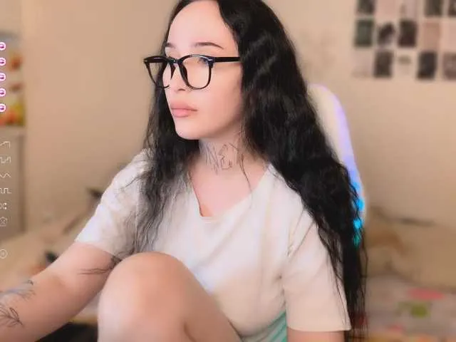 shinyways – webcam model profile photo Image 2