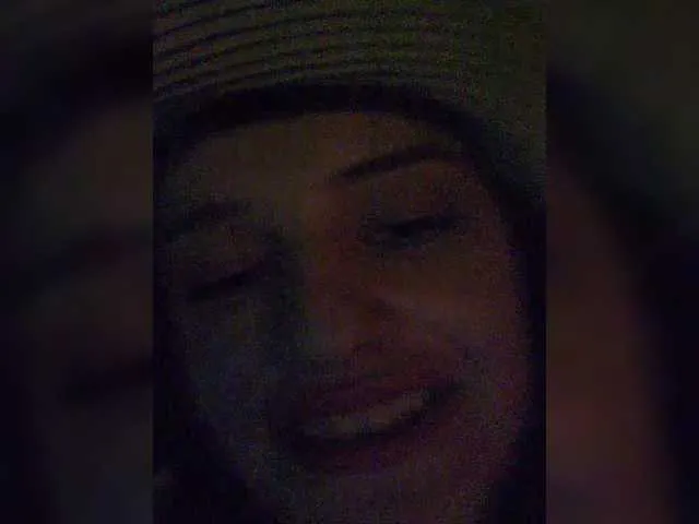 Linnea – webcam model profile photo Image 5