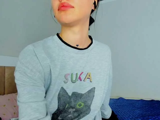 Linnea – webcam model profile photo Image 6