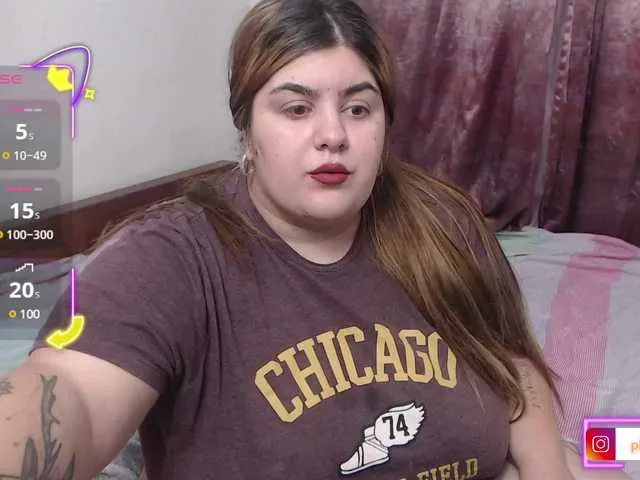 NaughtyInGlasses – webcam model profile photo Image 3