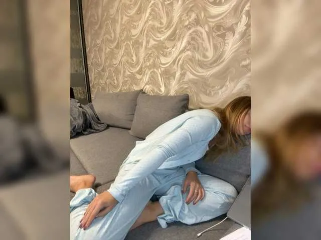 IORio2 – webcam model profile photo Image 5