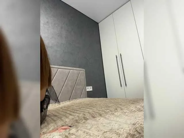 LaureMestler – webcam model profile photo Image 18