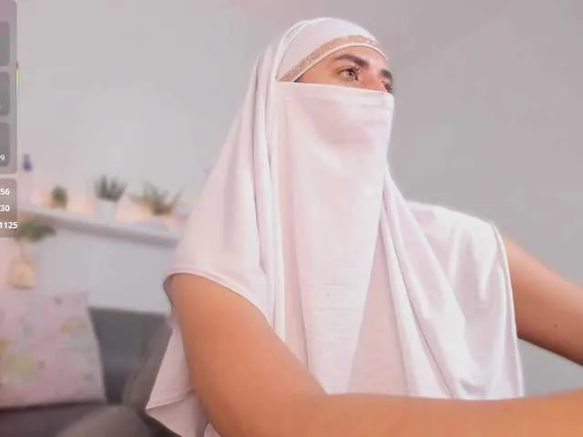 little_v1rgin_angel – webcam model profile photo Image 10