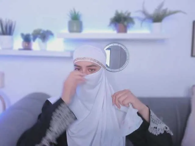 little_v1rgin_angel – webcam model profile photo Image 2