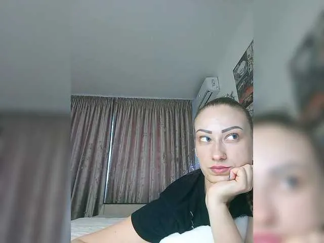 hina_porn – webcam model profile photo Image 4