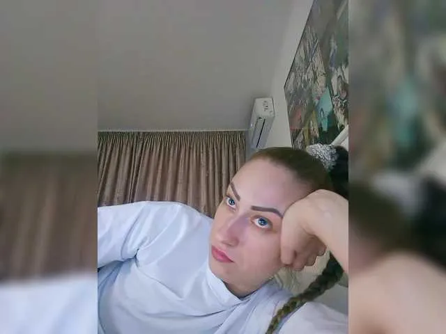 hina_porn – webcam model profile photo Image 7