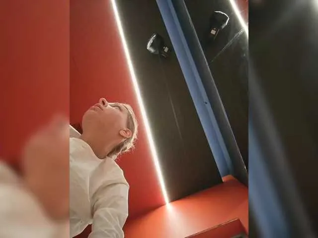 alana15 – webcam model profile photo Image 14