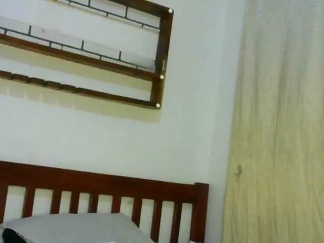 Linnea – webcam model profile photo Image 6