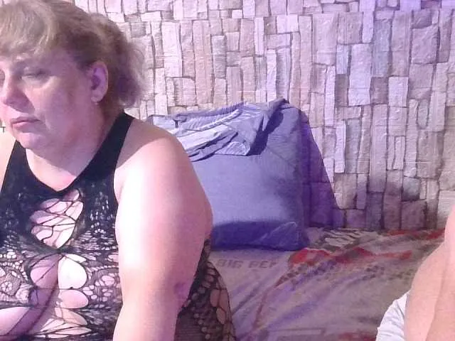 NaughtyInGlasses – webcam model profile photo Image 13