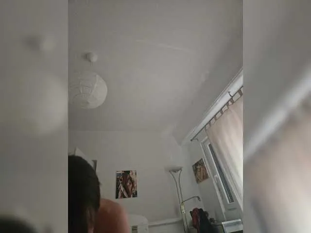 VIKITOMMY – webcam model profile photo Image 8