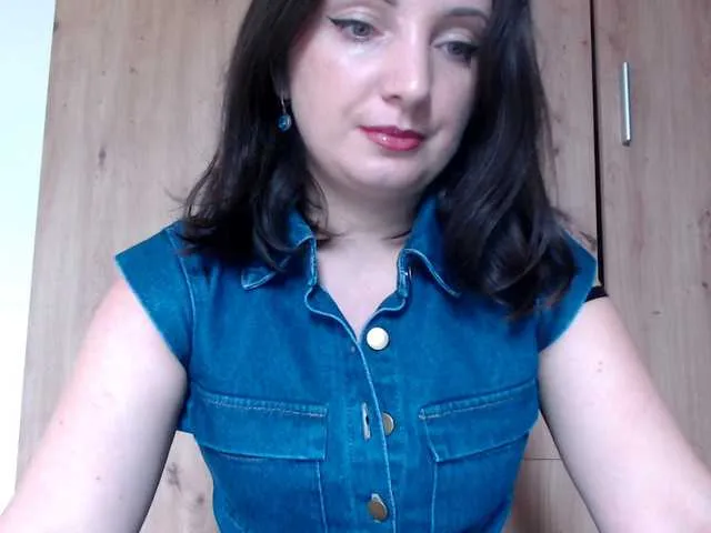 Linnea – webcam model profile photo Image 2