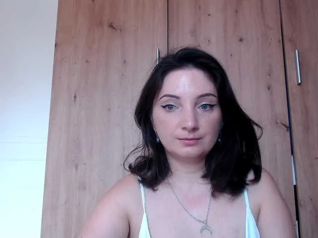 Linnea – webcam model profile photo Image 6