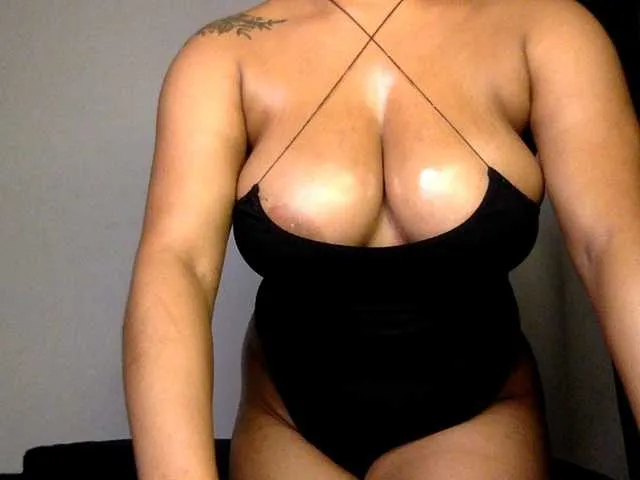 myke_xxx – webcam model profile photo Image 4