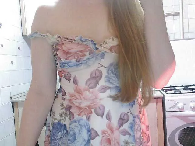 VIKITOMMY – webcam model profile photo Image 12