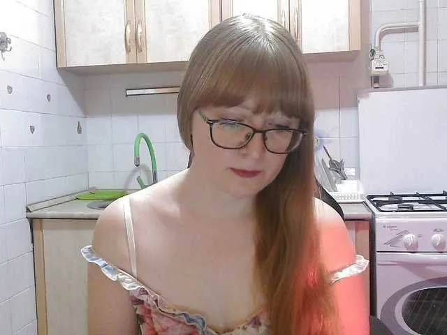 VIKITOMMY – webcam model profile photo Image 16