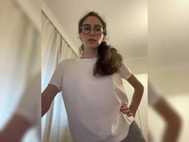 miluv19 – webcam model profile photo Image 9