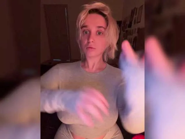 brunetteofyourdreams – webcam model profile photo Image 12