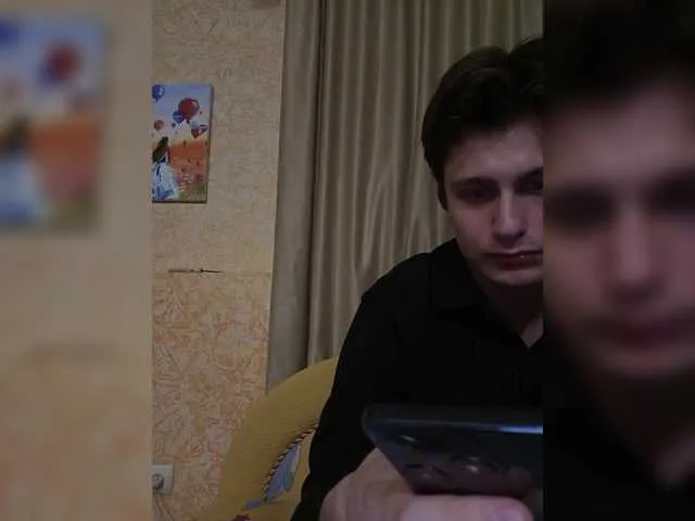 YoungSquad – webcam model profile photo Image 6
