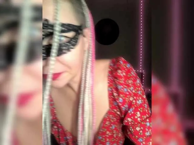 NaughtyInGlasses – webcam model profile photo Image 11