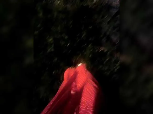 NaughtyInGlasses – webcam model profile photo Image 4