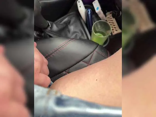 Taanni – webcam model profile photo Image 2