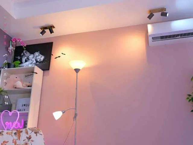 sarahsophia_ – webcam model profile photo Image 4