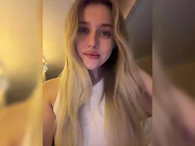 hina_porn – webcam model profile photo Image 15