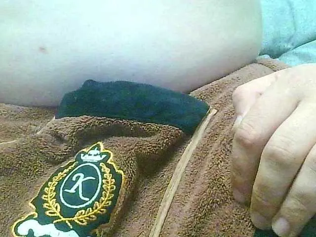 pantyless – webcam model profile photo Image 4